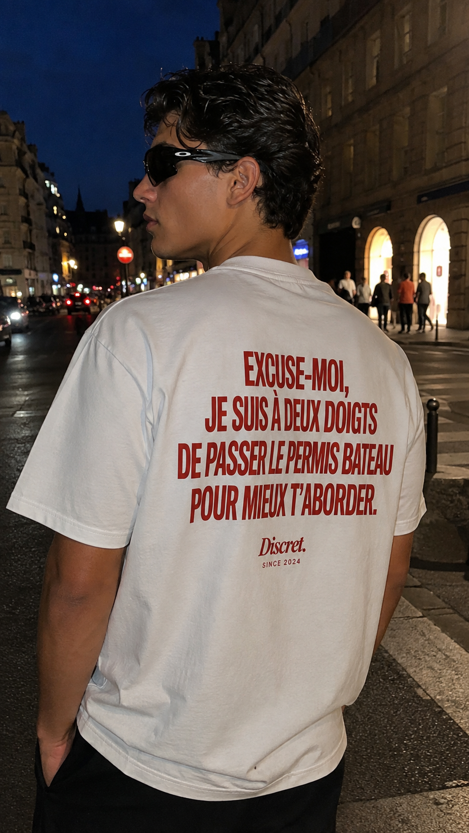 EXCUSE-MOI, JE SUIS À DEUX DOIGTS DE PASSER LE PERMIS BATEAU POUR MIEUX T’ABORDER.